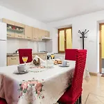 Casa vacanze 2 Bedroom Gorgeous In Susak