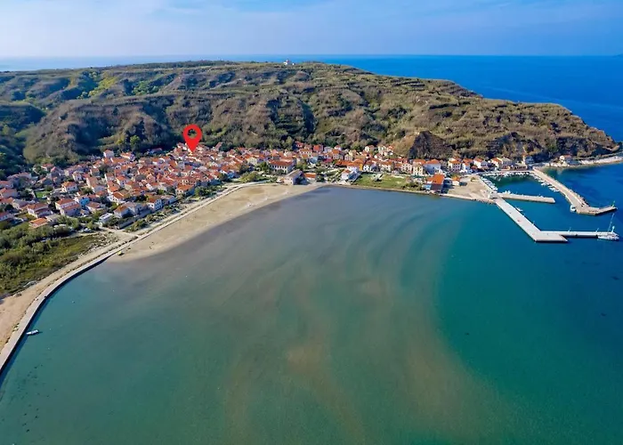 2 Bedroom Gorgeous In Dom wakacyjny Susak