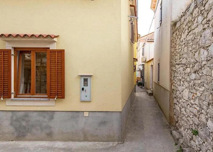 2 Bedroom Gorgeous In *