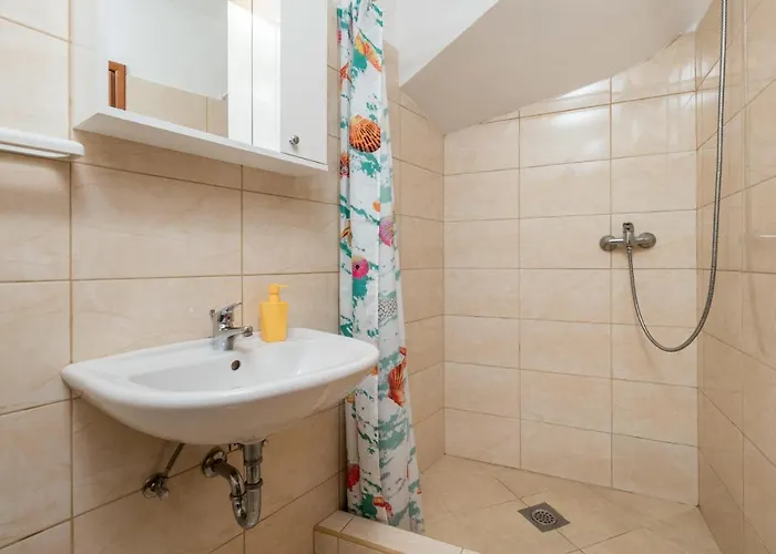 2 Bedroom Gorgeous In Susak