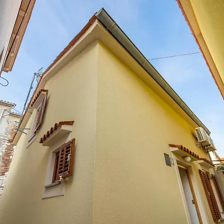 Prázdninový dům 2 Bedroom Gorgeous In Susak