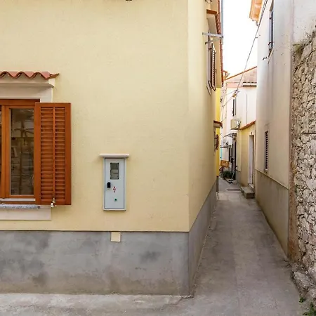 Gorgeous Home In Susak With Wifi *
