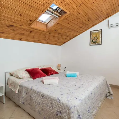 Vikendica Gorgeous Home In Susak With Wifi