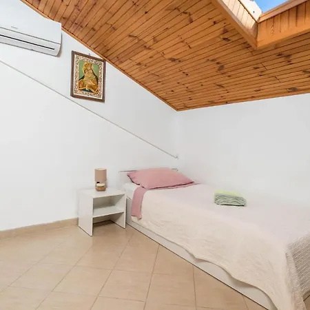 Gorgeous Home In Susak With Wifi Susak