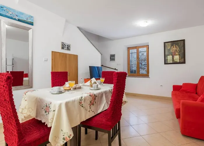 2 Bedroom Gorgeous In Prázdninový dům